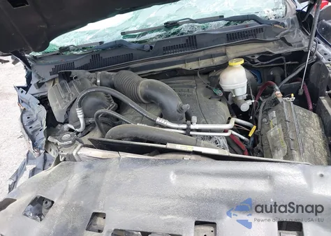 2017 Ram 1500 Slt 4X2 6'4 Box z USA, uszkodzony, nr VIN 1C6RR6GT9HS576502